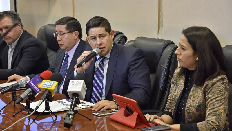 El secretario de Finanzas, Jorge Miranda Castro, ofreció una conferencia de prensa ■ FOTO: LA JORNADA ZACATECAS