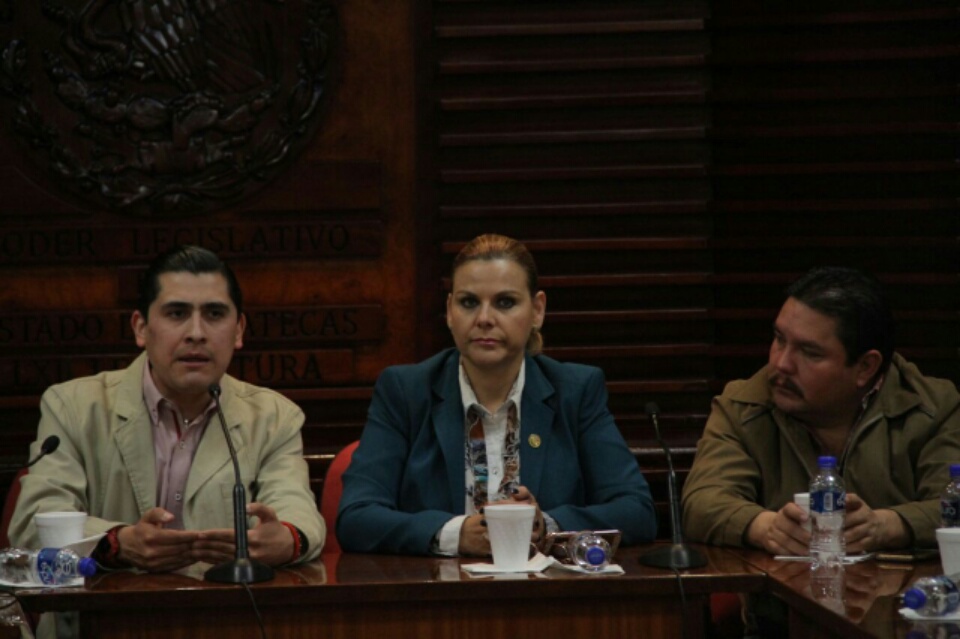 Los diputados Carlos Peña, Julia Olguín y Gustavo Uribe ■ FOTO: ANDRÉS SÁNCHEZ