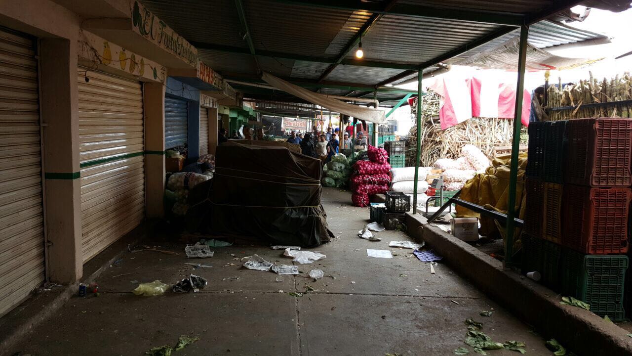 El ataque se registró en la calle Henry Hertz, entre los andadores posteriores al Mercado de Abastos ■ FOTO: LA JORNADA ZACATECAS