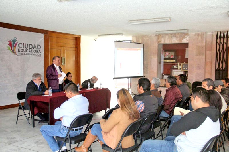 Sesión de trabajo para dar a conocer el plan de trabajo n foto: la jornada zacatecas