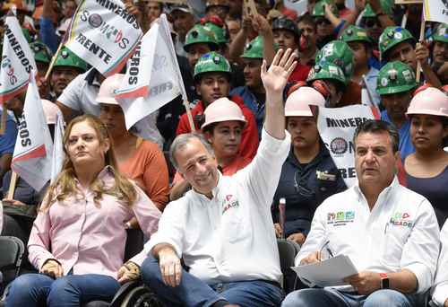 Al acto proselitista del abanderado del PRI, José Antonio Meade, realizado en Fresnillo, Zacatecas, asistieron trabajadores mineros de una empresa propiedad de Alberto Bailleres. Foto ‘La Jornada’