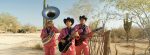 Fotograma de la película Fuera del camino, dirigida por el mexicano José Permar