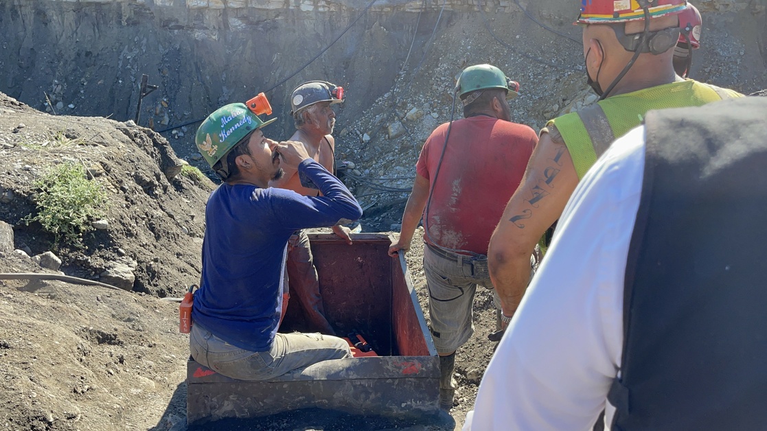 Rescatan cuerpo de cuarto minero en Coahuila