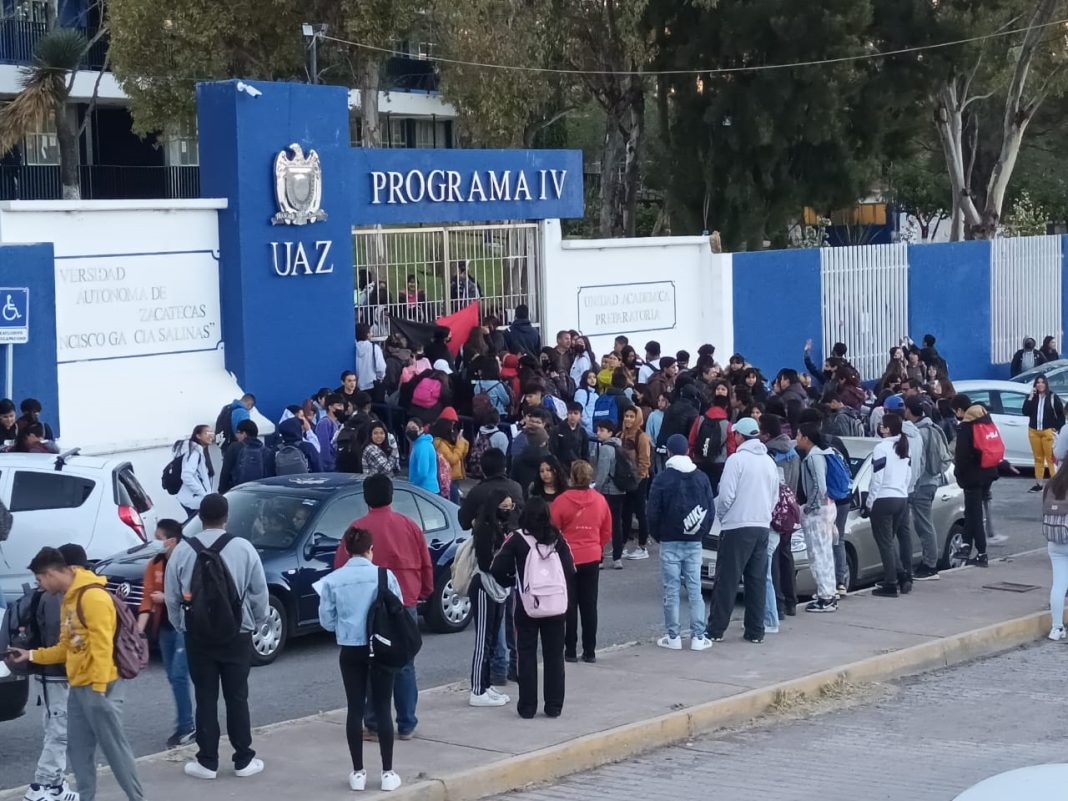 Alumnas de prepa 4 denuncian casos de acoso por parte de un profesor | La  Jornada Zacatecas