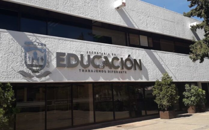 Docentes de Educación Física toman las instalaciones de la Secretaría ...