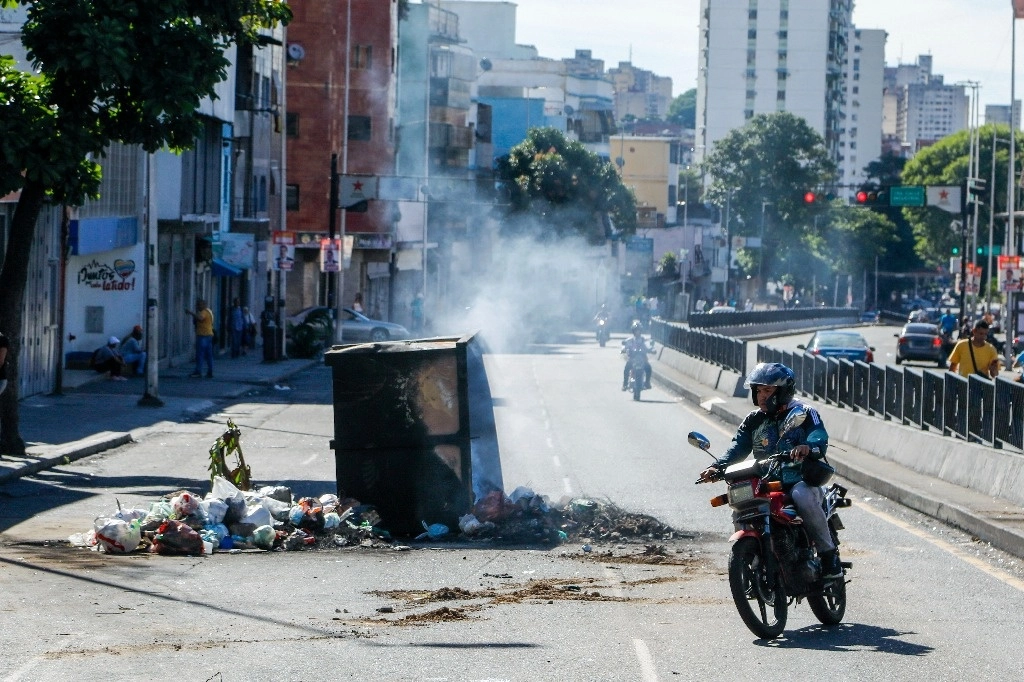 Maduro responsabiliza a la oposición de “violencia criminal” en