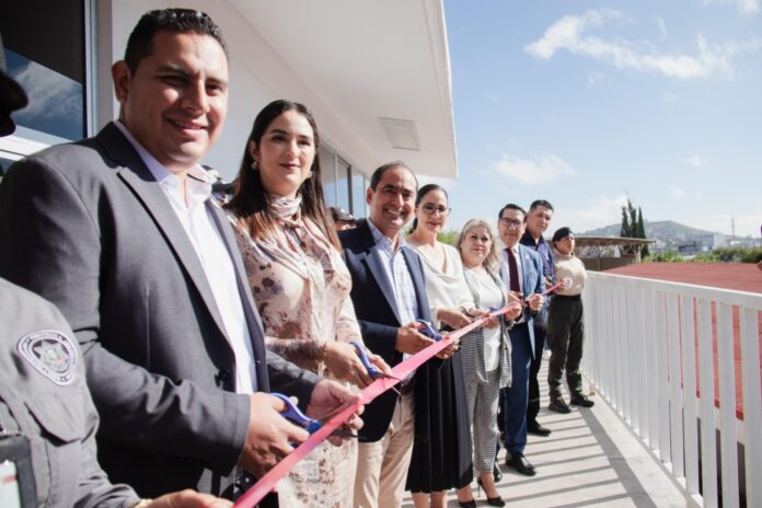 El presidente municipal aprovechó para refrendar su compromiso con la educación. Foto: Cortesía