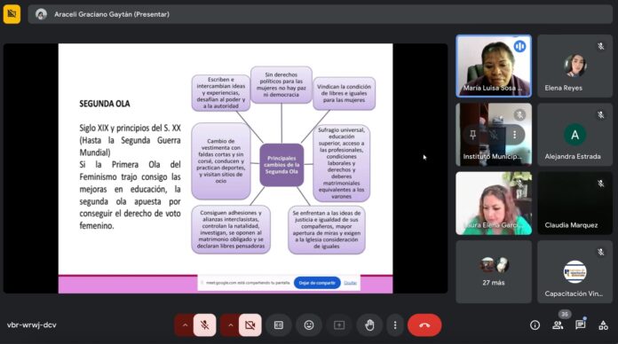 Durante la capacitación, las especialistas mencionaron que el propósito era que las y los funcionarios conozcan el origen del feminismo, las diversas modalidades feministas e identifiquen las reivindicaciones. Foto: Araceli Graciano