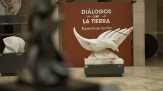 Exposición Diálogos con la tierra, de Rubén Rivera. Fotografía de Emilio Domínguez.