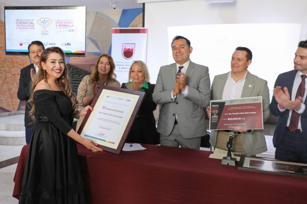 El galardón refleja el compromiso de reconocer el quehacer de científicos, académicos, tecnólogos, etc. Foto: Gobierno del Estado de Zacatecas.