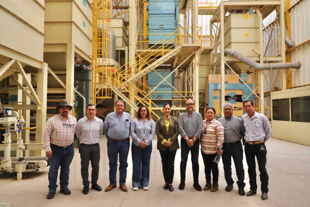 La firma del contrato de comodato entre el Gobierno de Zacatecas y el de México, a través de la SADER, tendrá una vigencia de 20 años. Foto: Godezac