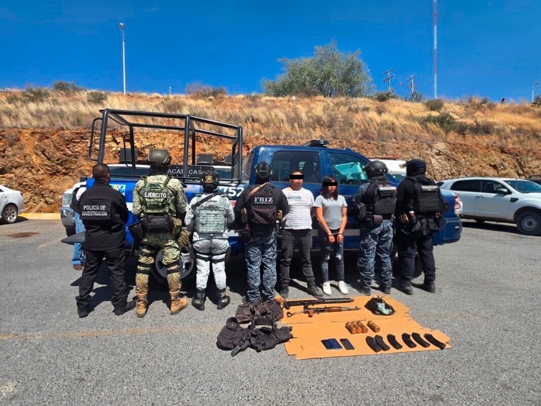Los detenidos y el material incautado fueron puestos a disposición de la autoridad. Foto: Cortesía.