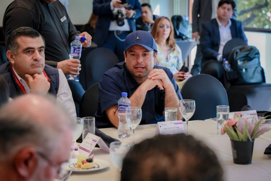 Miguel Varela, participó en la Reunión Ordinaria de Ciudades Capitales de México. Foto: Cortesía.