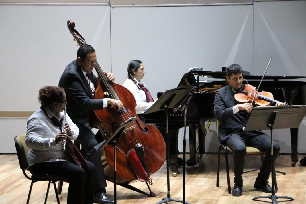 Las obras interpretadas reviven el espíritu festivo y elegante de las polkas, schottisch y danzones