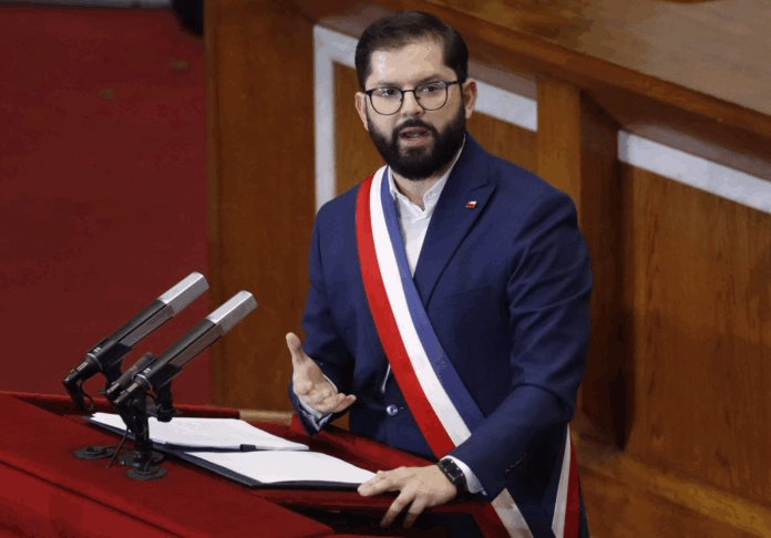 El presidente de Chile, Gabriel Boric, pronuncia su discurso anual sobre el Estado de la Nación en el Congreso Nacional en Valparaíso, Chile, el 1 de junio de 2025. Foto Afp