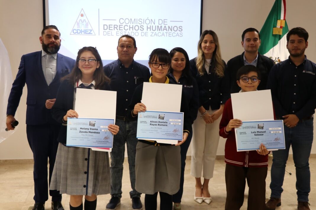 En la premiación se creó un espacio seguro para que cada joven pudiera expresar sus ideas. Foto: Cortesía.