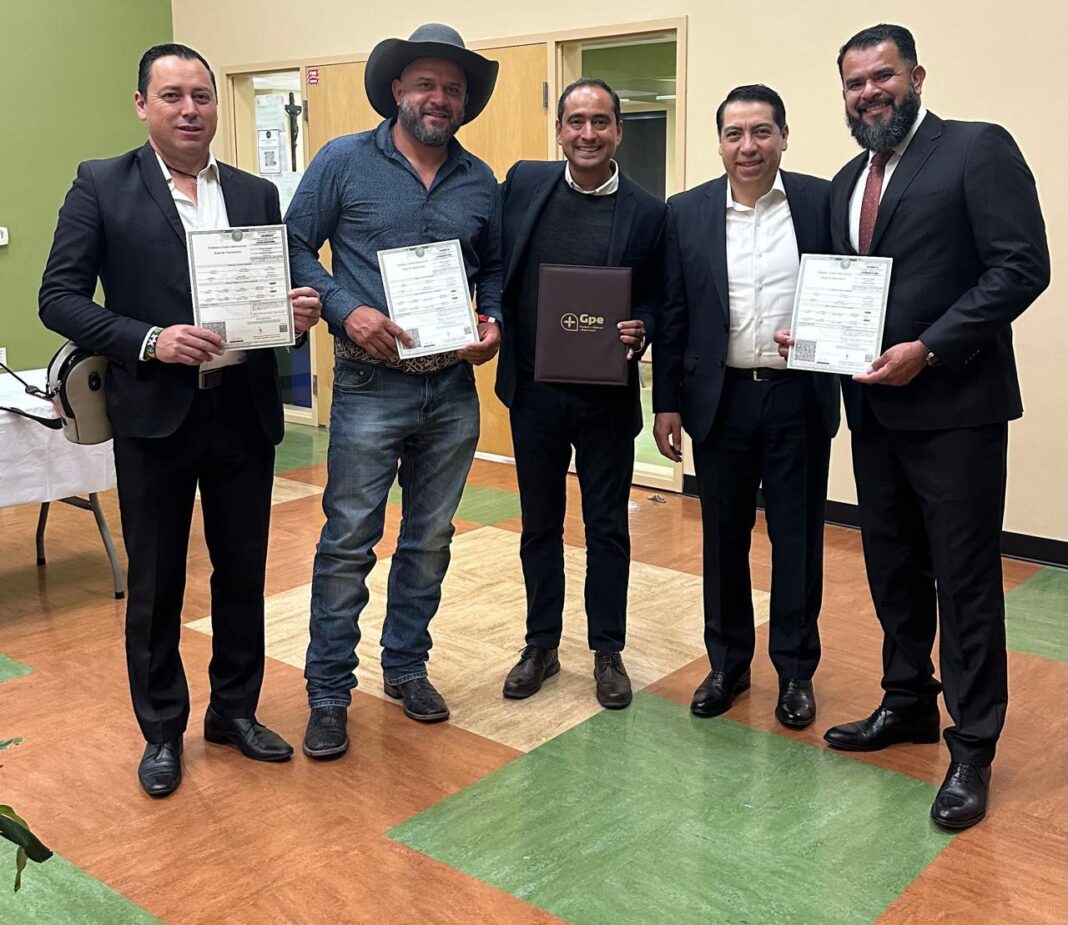 El alcalde de Guadalupe, Pepe Saldívar, se reunió en San José California para estrechar lazos con comunidad migrante. Foto: Cortesía.