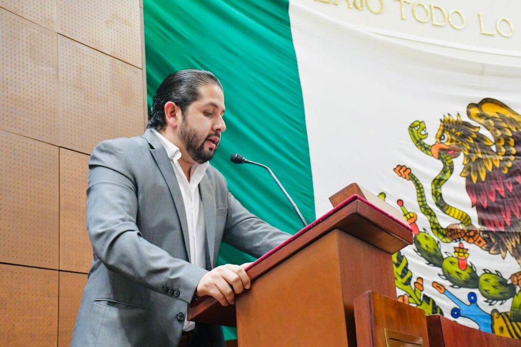 El legislador advirtió que algunos concesionarios han convertido este servicio público en un negocio redondo. Foto: Cortesía.
