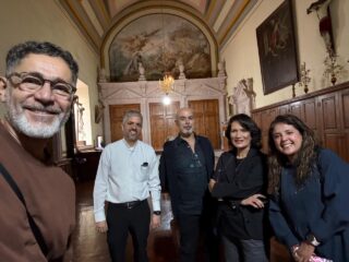 Eduardo Mier y Terán, Juan Diego Chávez, Javie Marín, Jánea Estrada y Miriam Pineda, en la sacristía de la Catedral Basílica de Zacatecas.