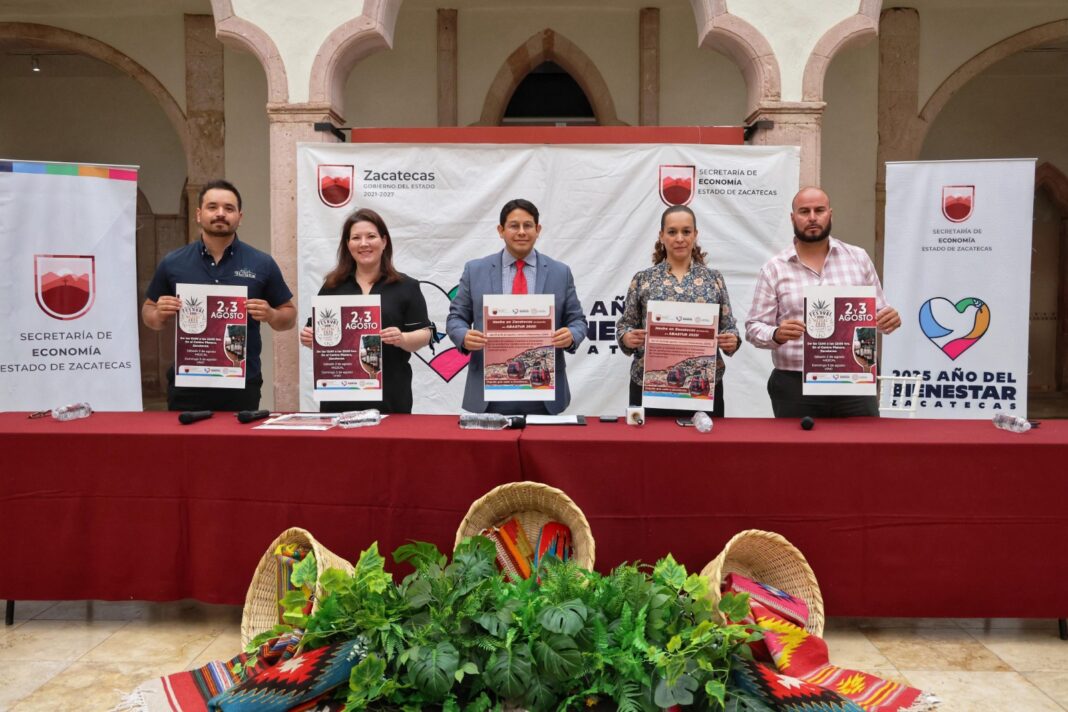 Las autoridades presentaron el evento. Foto: Godezac.