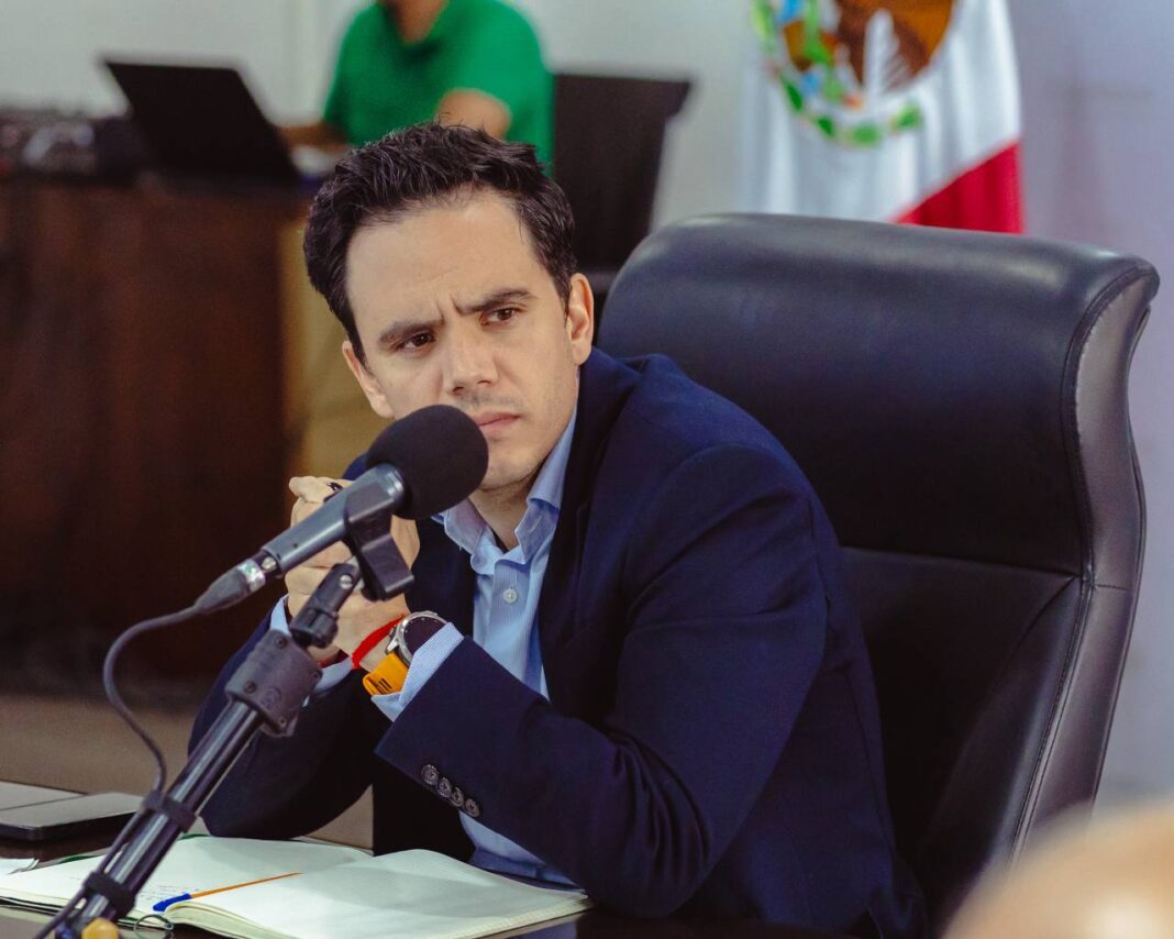 La reunión fue encabezada por el secretario general de Gobierno, Rodrigo Reyes Mugüerza. Foto: Godezac.