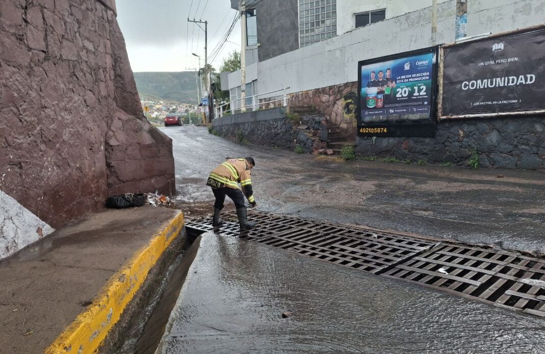 Los drenajes fueron previamente desazolvados por personal de Servicios Públicos del Ayuntamiento. Foto: Ayuntamiento de Guadalupe.