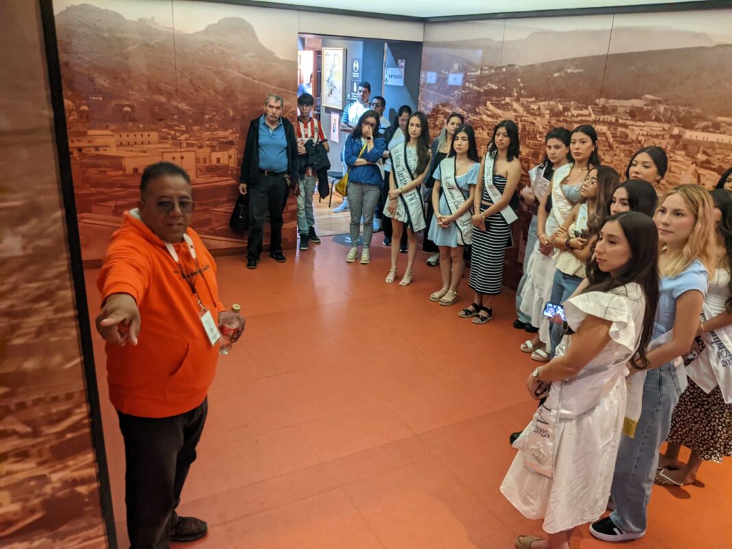 Las jóvenes realizaron un recorrido turístico. Foto: Cortesía.
