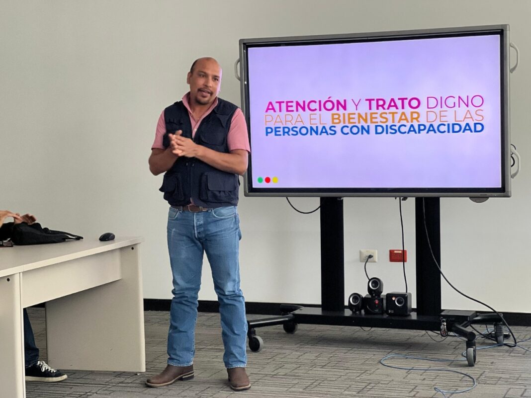 En este año se han realizado 30 capacitaciones a 1 mil 046 servidores públicos. Foto: Godezac.