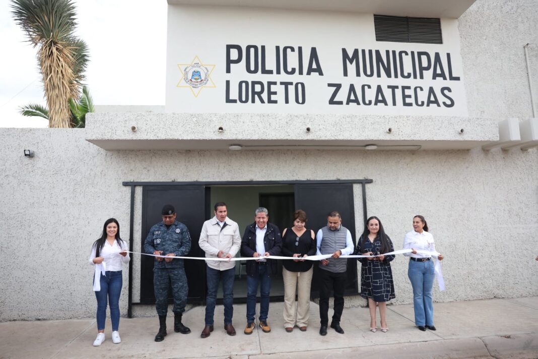 David Monreal cortó el listón inaugural de la obra. Foto: Godezac.