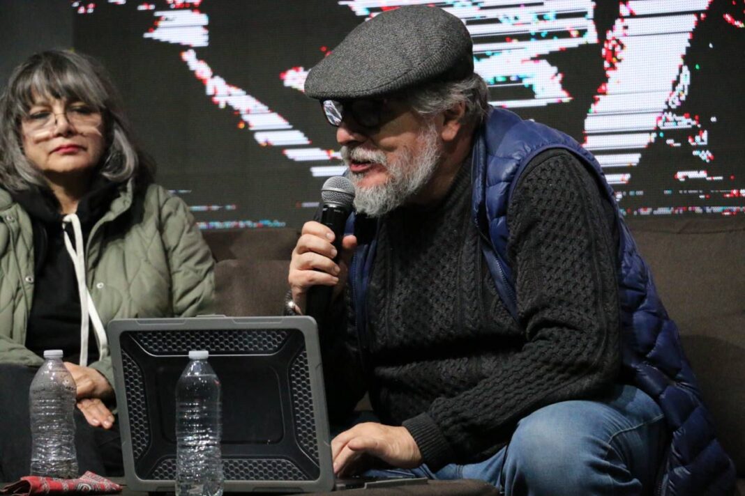 Familia, amigos, colegas y lectores participaron en el evento. Foto: Cortesía.