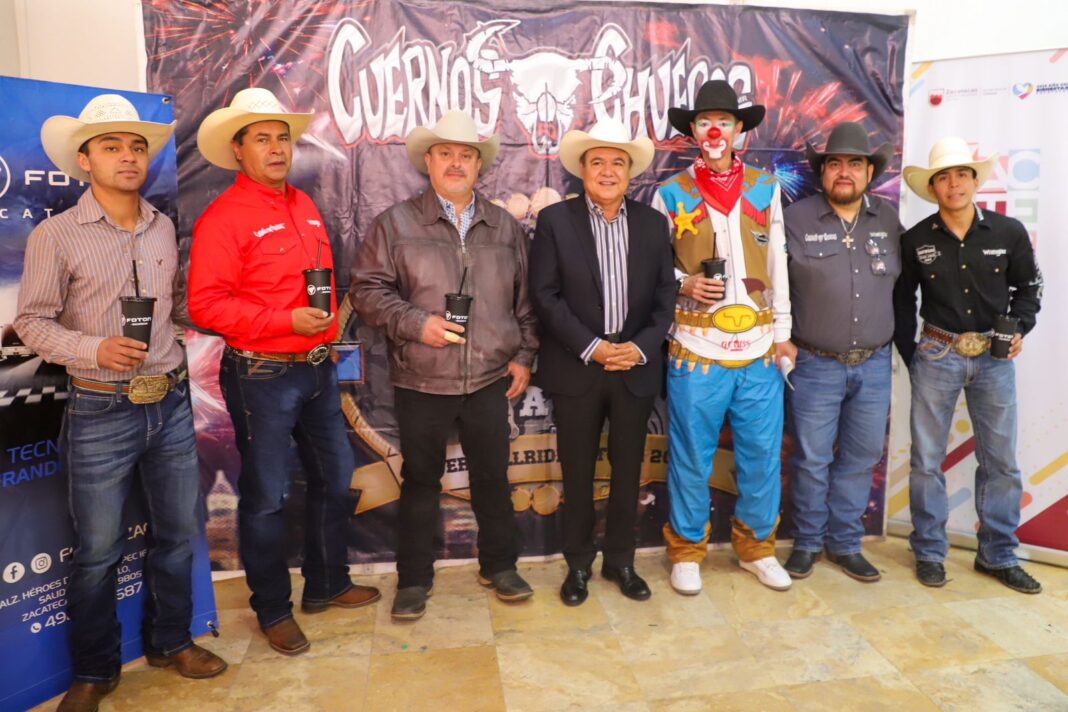 Cuernos Chuecos es un espectáculo especializado en la monta de toros, con la participación de jinetes tanto nacionales como internacionales. Foto: Cortesía