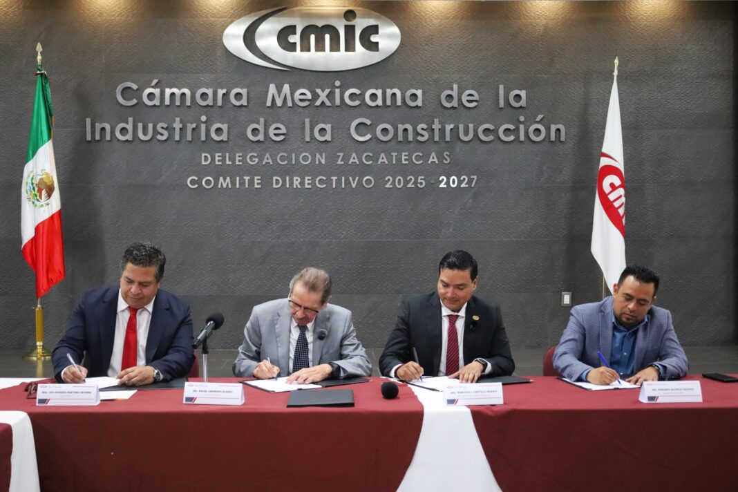 Al finalizar la firma del Acta de Instalación de la Comisión, se tomaron diversos acuerdos respecto a la calendarización de las reuniones ordinarias. Foto: Cortesía.
