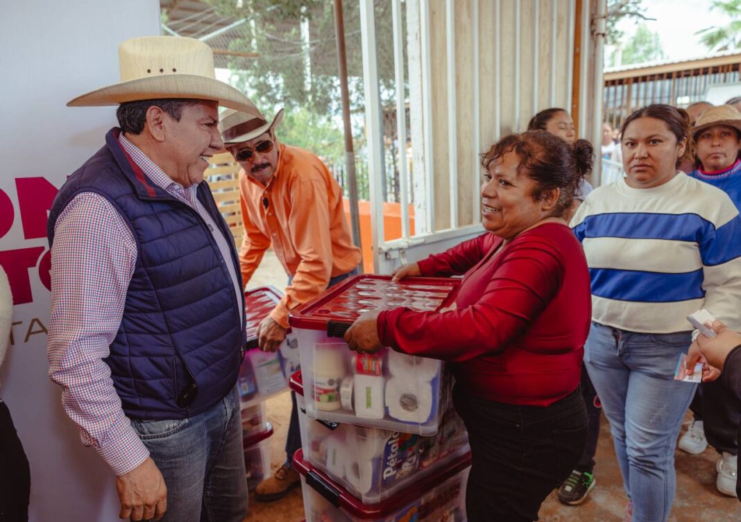 El gobernador David Monreal Ávila encabezó la segunda entrega de apoyos alimentarios del programa 