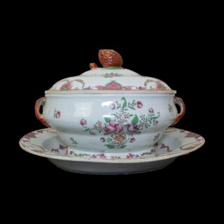 Sopera. Porcelana de Indias, manufactura china, siglo XVIII. Colección particular.