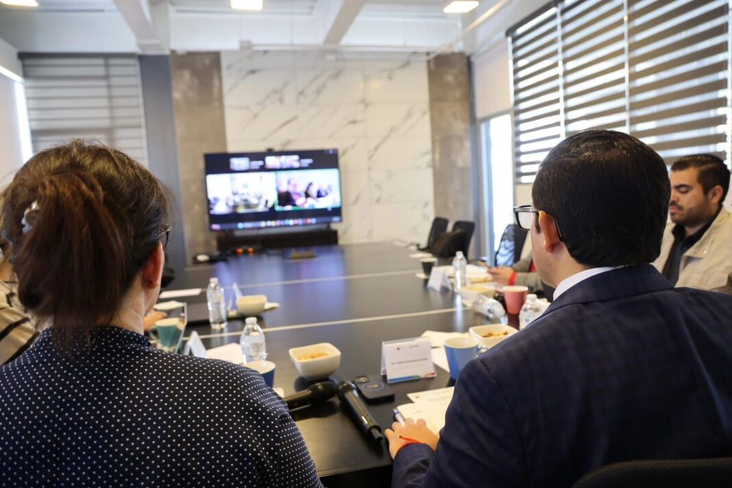 El secretario de Economía, Jorge Miranda Castro, se reunió con Altagracia Gómez, coordinadora del Consejo Asesor Empresarial del Gobierno de México. Foto: Godezac.