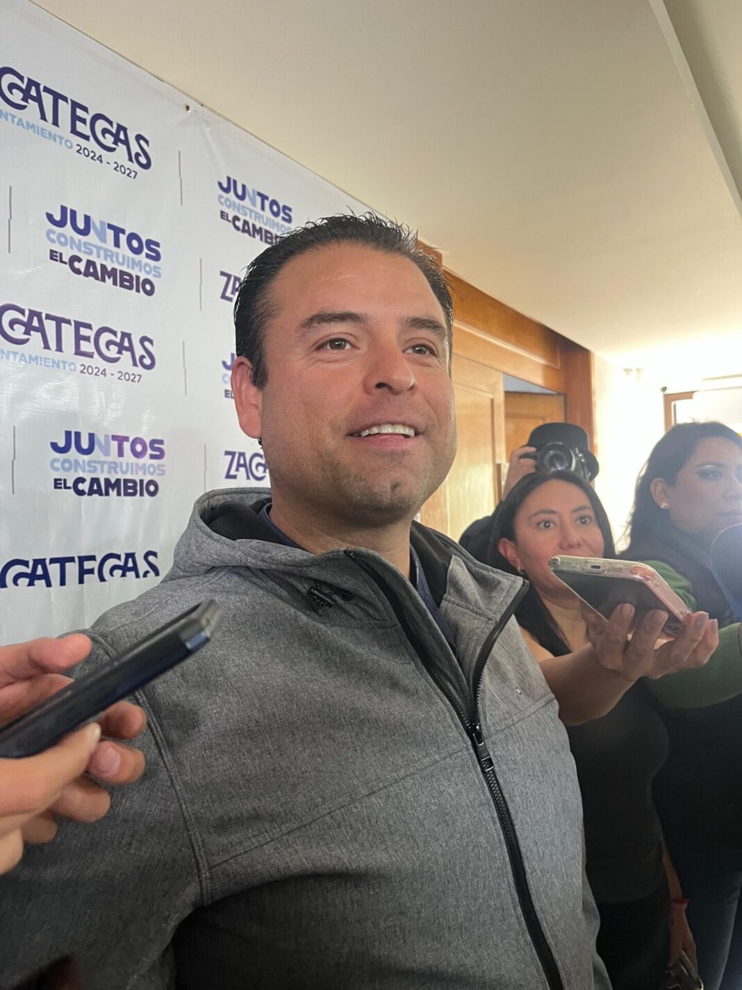 Miguel Varela invitó a realizar pruebas toxicológicas a funcionarios estatales. Foto: Jaqueline Lares Chávez.
