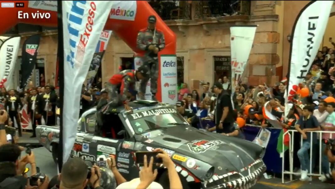 El piloto Ricardo Cordero y su navegante Marco Hernández se consagraron como campeones. Foto: Captura.