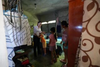 La presidenta Claudia Sheinbaum fue a atender la emergencia en Puebla y Veracruz. Foto: Cortesía.