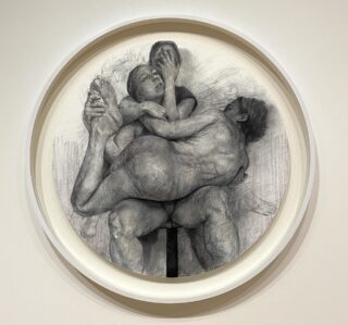 Jenny Saville. Arco. 2020-2021. Carboncillo y pastel sobre panel de yeso. Colección particular.