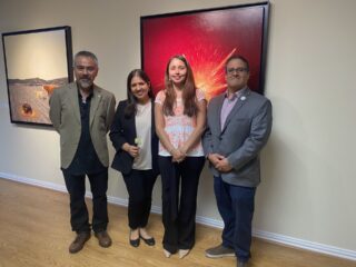 Juan Carlos Villegas; Anahí y Alejandra Valdez de la federación Nuestras Raíces; y Xavier Medina, del Centro de Estudios México Americanos de la UTA, en el Consulado de México en Dallas.