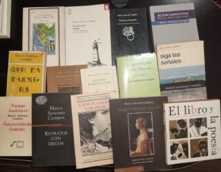 Libros de Marco Antonio Campos. Foto de José Natarén.