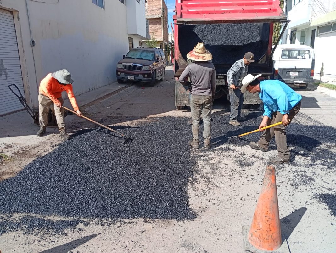 El personal de Obras Públicas mantiene labores. Foto: Ayuntamiento de Guadalupe.