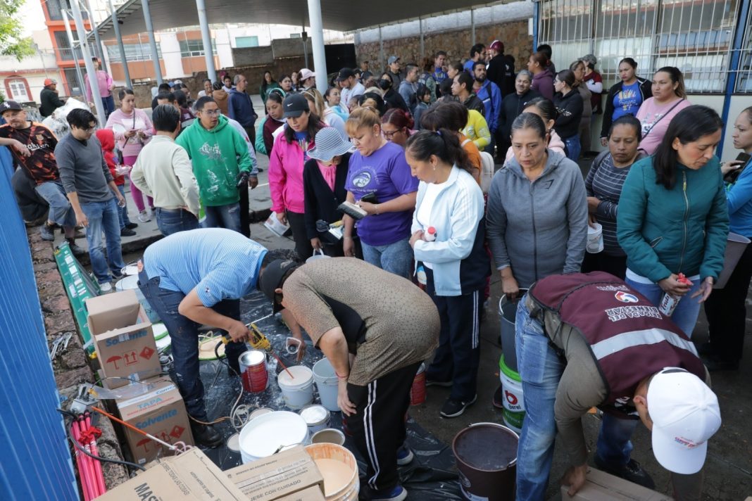 El Programa de Dignificación de Escuelas para el Bienestar se implementó en 32 planteles de 5 diferentes municipios. Foto: Godezac.