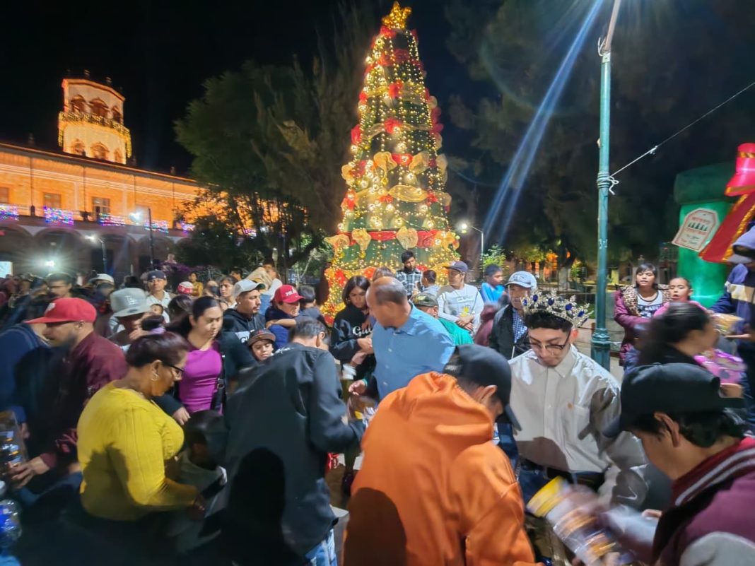 Los guadalupenses acudieron al llamado navideño. Foto: Ayuntamiento de Guadalupe.