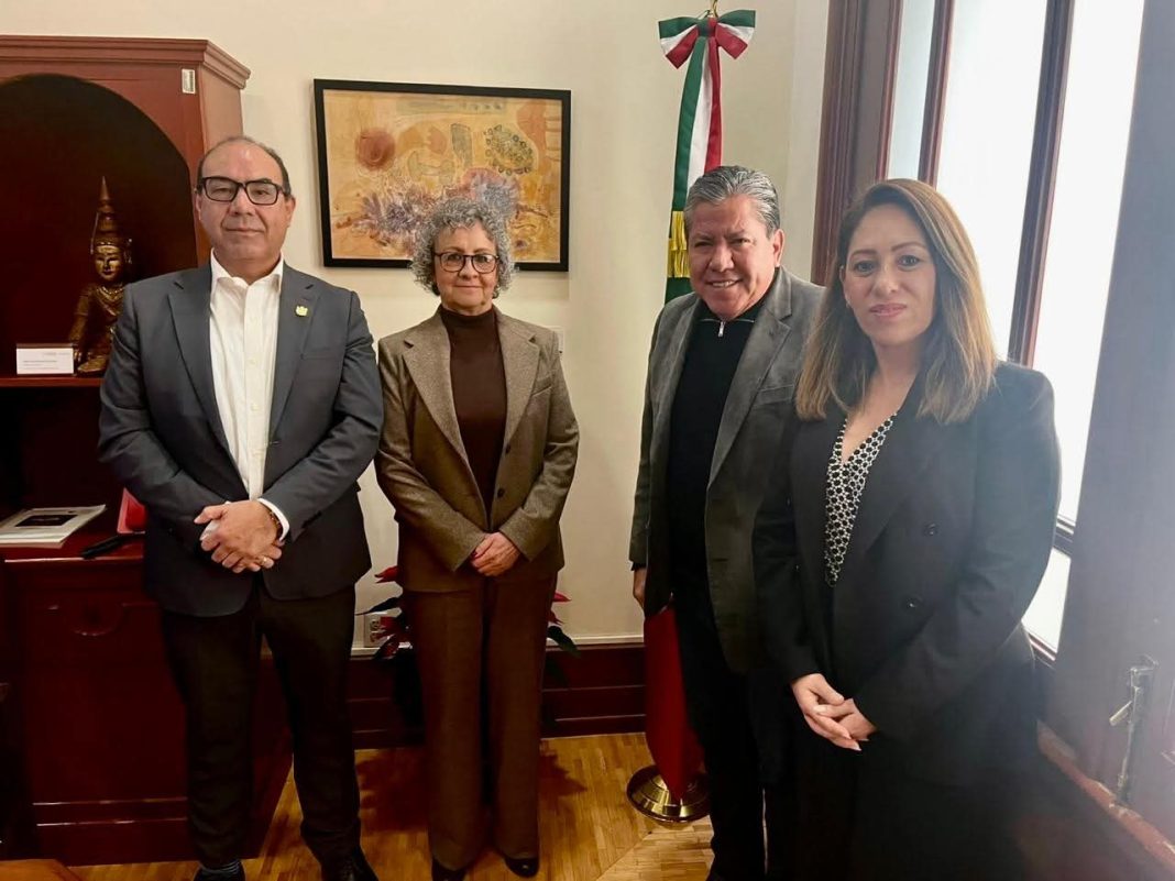 David Monreal participó en reunión con la subsecretaria de Egresos de SHCP, Bertha Gómez Castro. Foto: Godezac.