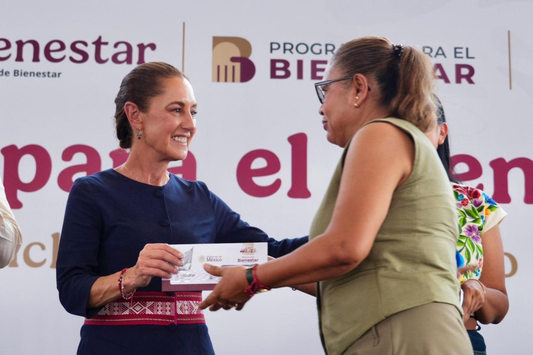 Claudia Sheinbaum reiteró que desde el inicio de su gobierno han disminuido en 40 por ciento el promedio diario de homicidios dolosos en el país. Foto: Cortesía.