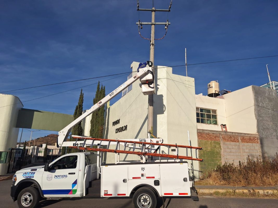 El municipio busca atender con agilidad reportes de reparación de alumbrado público, bacheo y mantenimiento de vialidades. Foto: Cortesía.