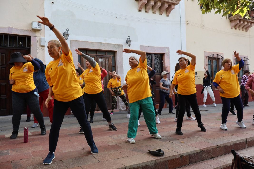 El ISSSTE trabaja con los adultos mayores. Foto: Cortesía.