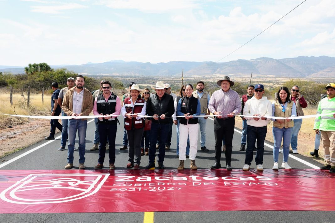Se aplicaron 5 mil 662 metros cúbicos de mezcla asfáltica y se realizó la reposición de señalamiento horizontal. Foto: Godezac.