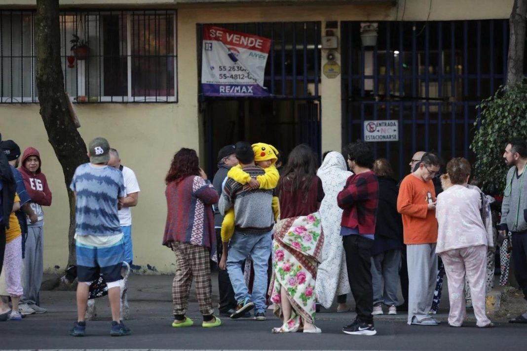 Las autoridades reiteraron el llamado a la población a mantenerse informada a través de canales oficiales. Foto: La Jornada.